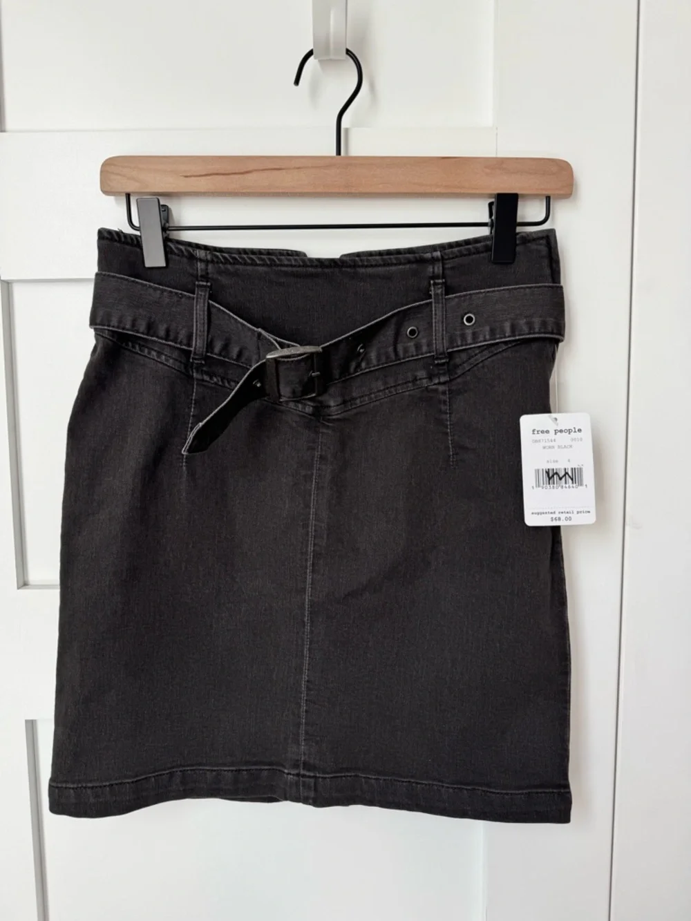 Free People Livin It Up Denim Pencil Mini Skirt in Worn Black size 4 NWT - Picture 5 of 10